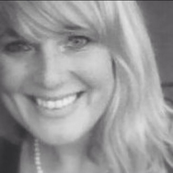 Meet your Posher, Heather - Picture 1 of 1